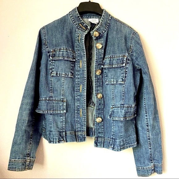 LOFT Jackets & Blazers - Ann Taylor Loft jean jacket - Size 6
